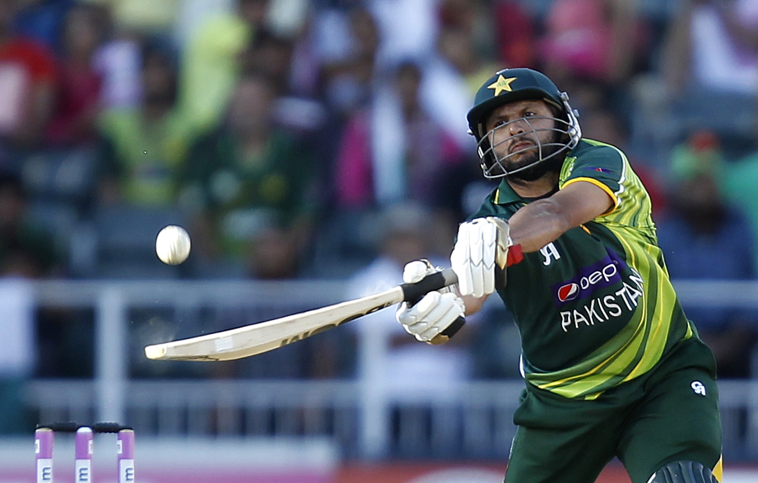 Bend It Like Afridi? Pakistani Cricketer Outraged By Kissing Scene In ...