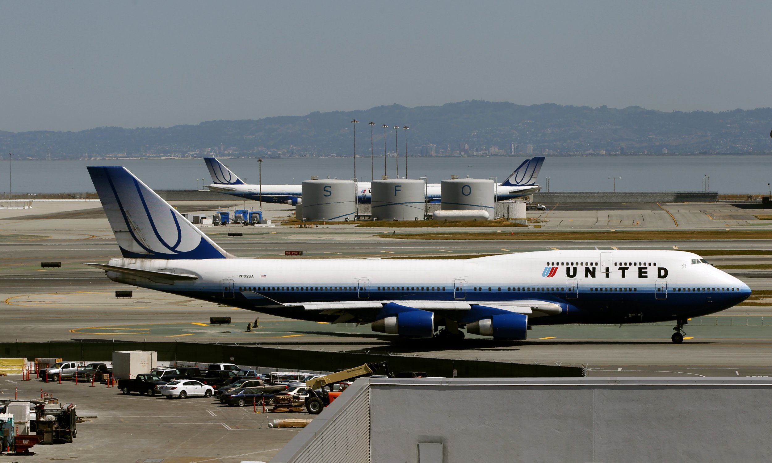 United Airlines Pilot Dies After Suffering Heart Attack MidFlight