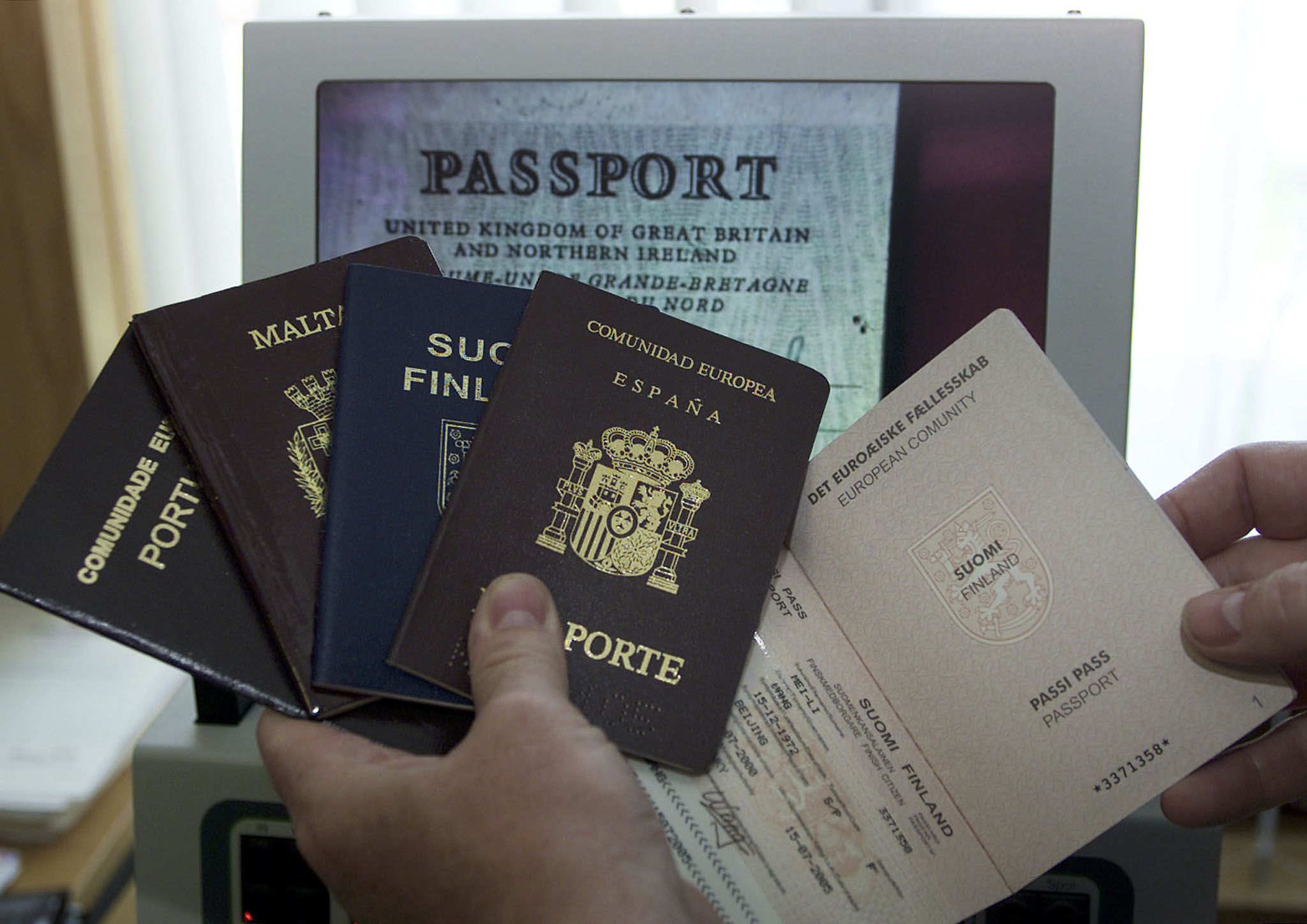 the-best-passports-to-have-for-unrestricted-travel-around-the-world