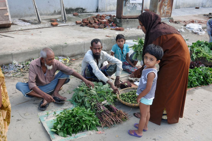 Street market in Dhaka, Bangladesh