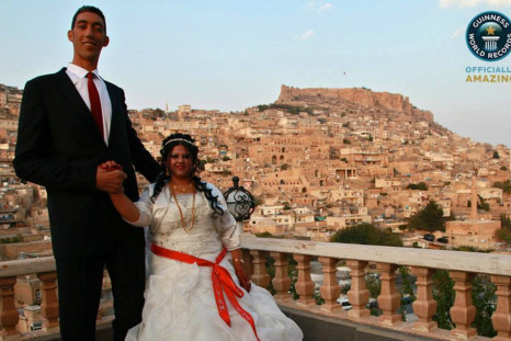 “World’s Tallest Man” Wedding
