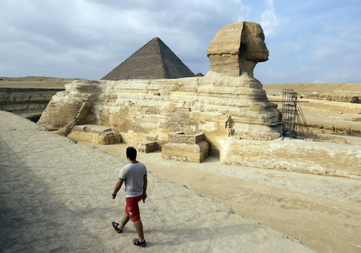 Egypt Pyramids sans tourists 