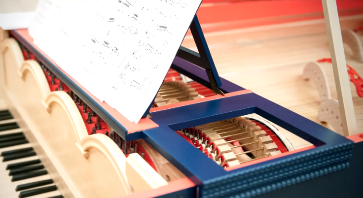 Viola organista YouTube interior