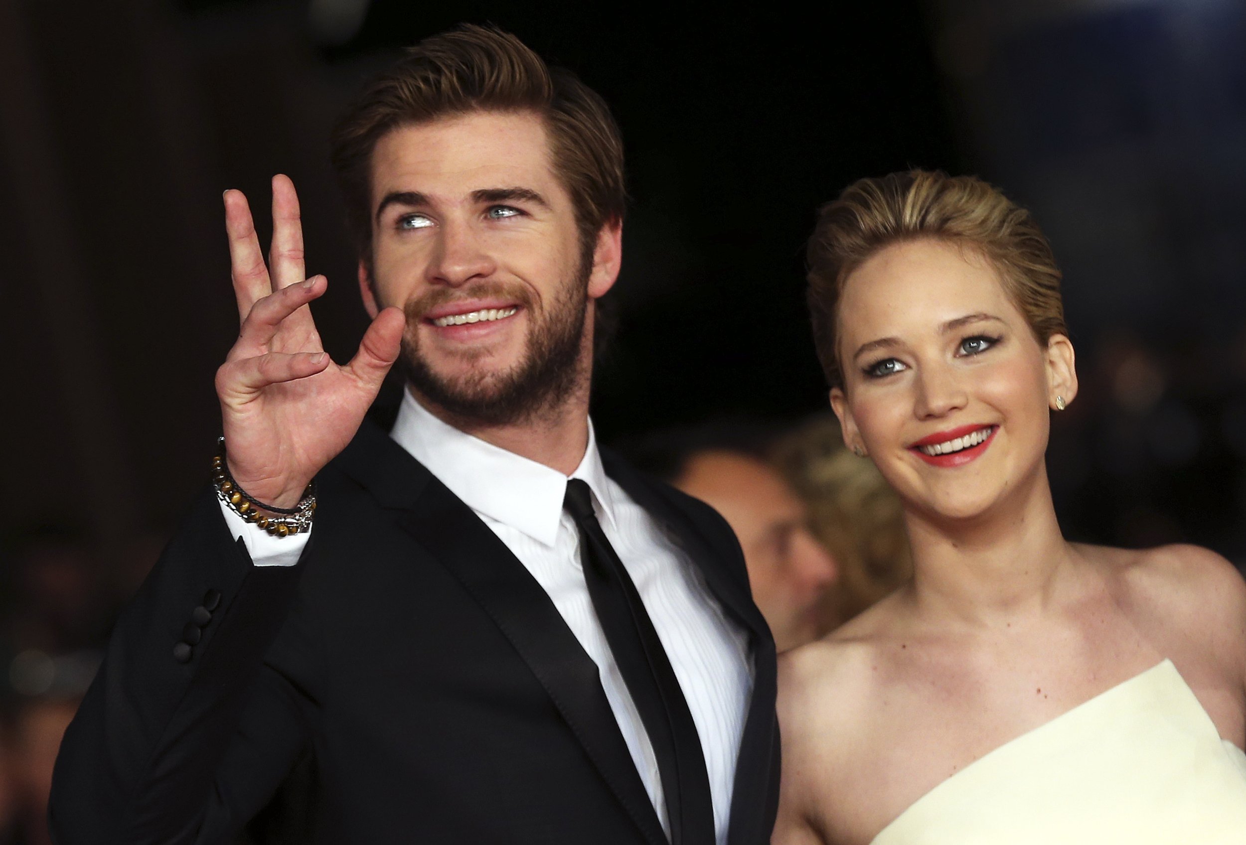 Catching Fire' Drama: Liam Hemsworth Says He's Happier Single With Jennifer Lawrence Than Dating Miley Cyrus | IBTimes