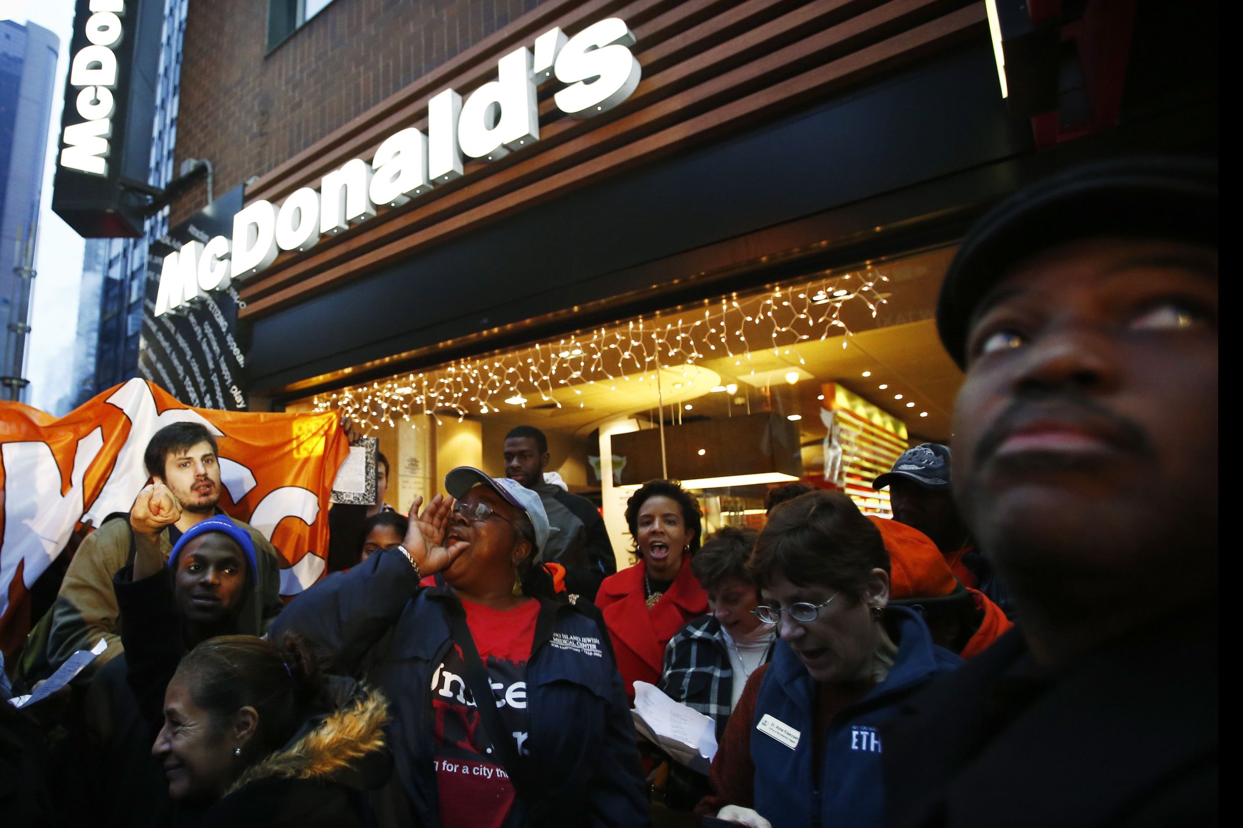 Fast-Food Workers Strike: Pictures Of Fast-Food Wage Protests In Over ...