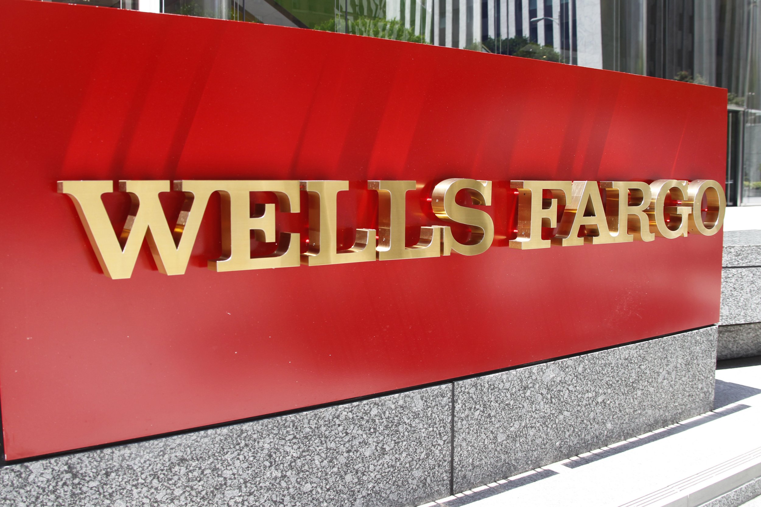 Wells Fargo & Co (WFC) Q4 Earnings Preview: Picking Low-Hanging Fruits ...