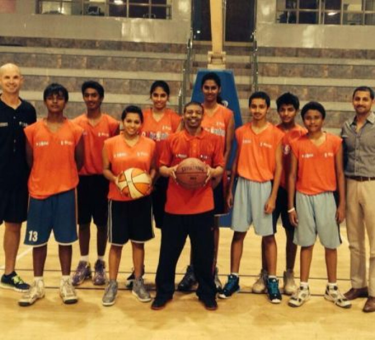 Muggsy Bogues in India