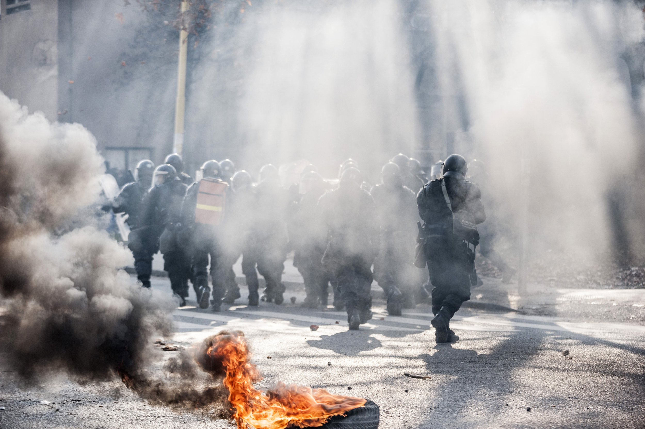 Riot police smoke bosnia