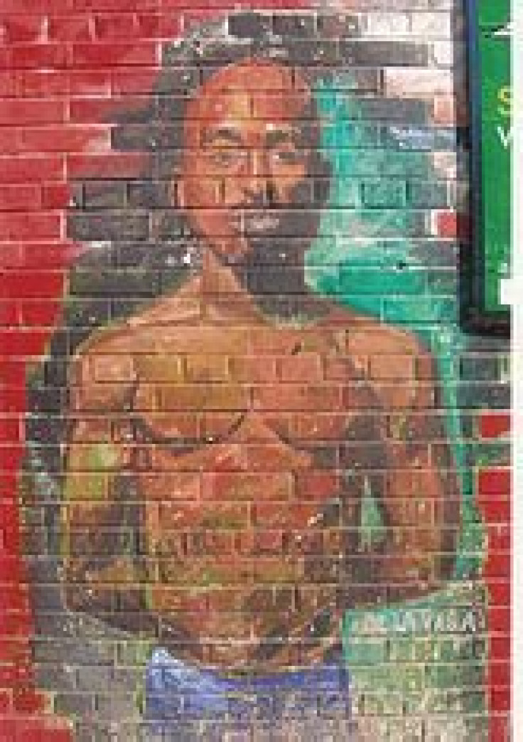 Tupac graffiti