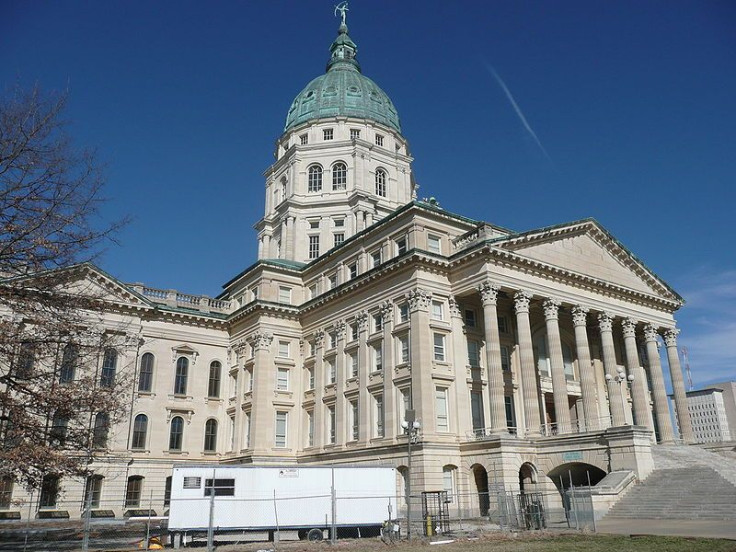 800px-Kansas_State_Capitol