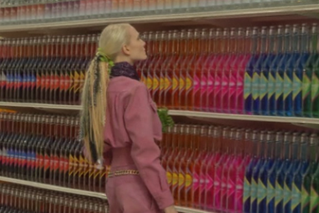 Chanel Does It Again And Wows Paris Fashion Week [VIDEO]