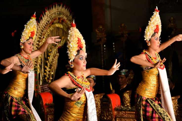 Balinese dancers