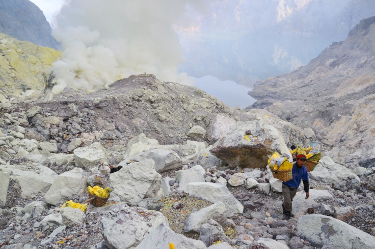 Sulfur Miners Ijen 