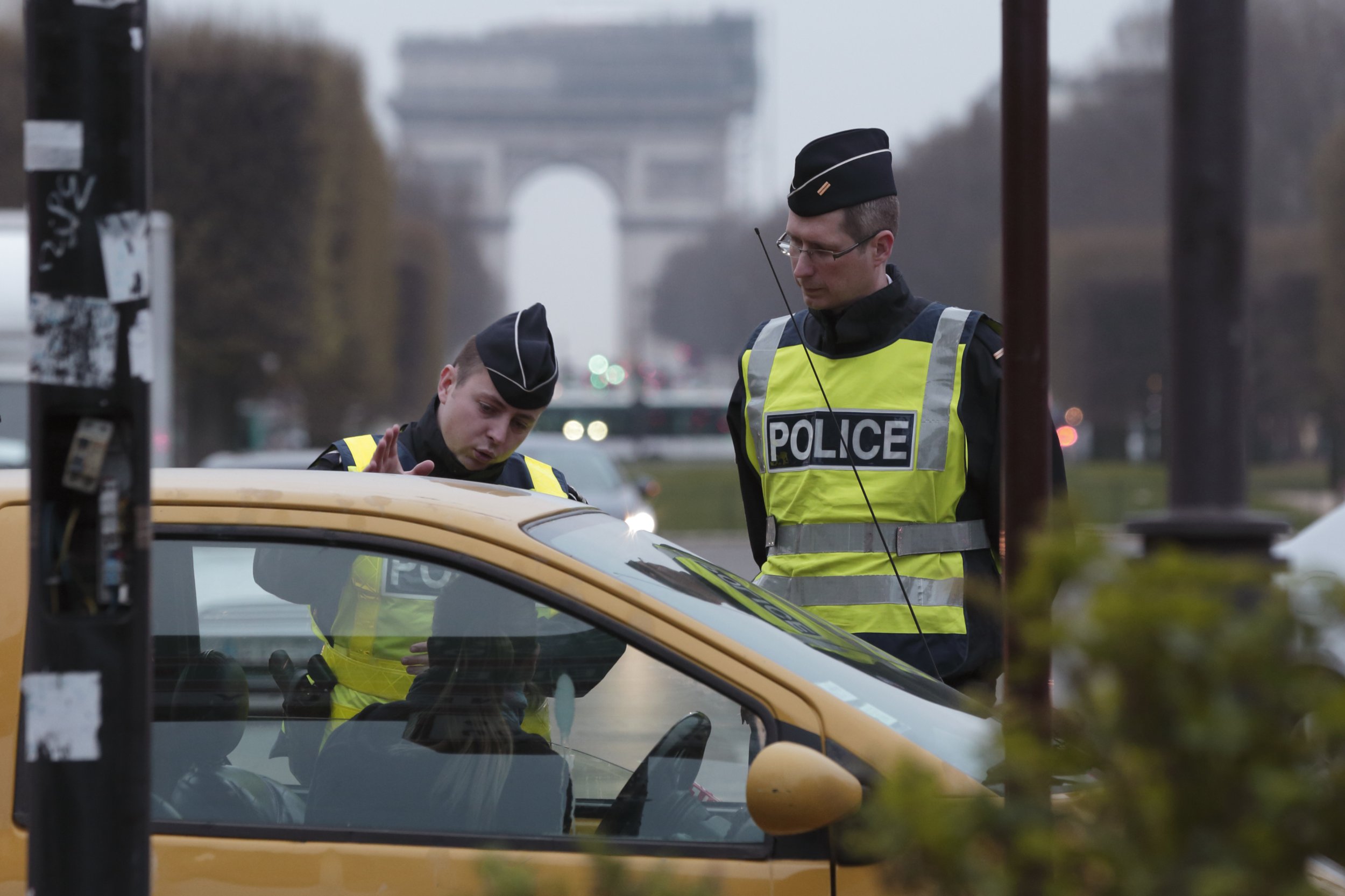 paris-air-quality-index-improves-significantly-over-weekend-as-city