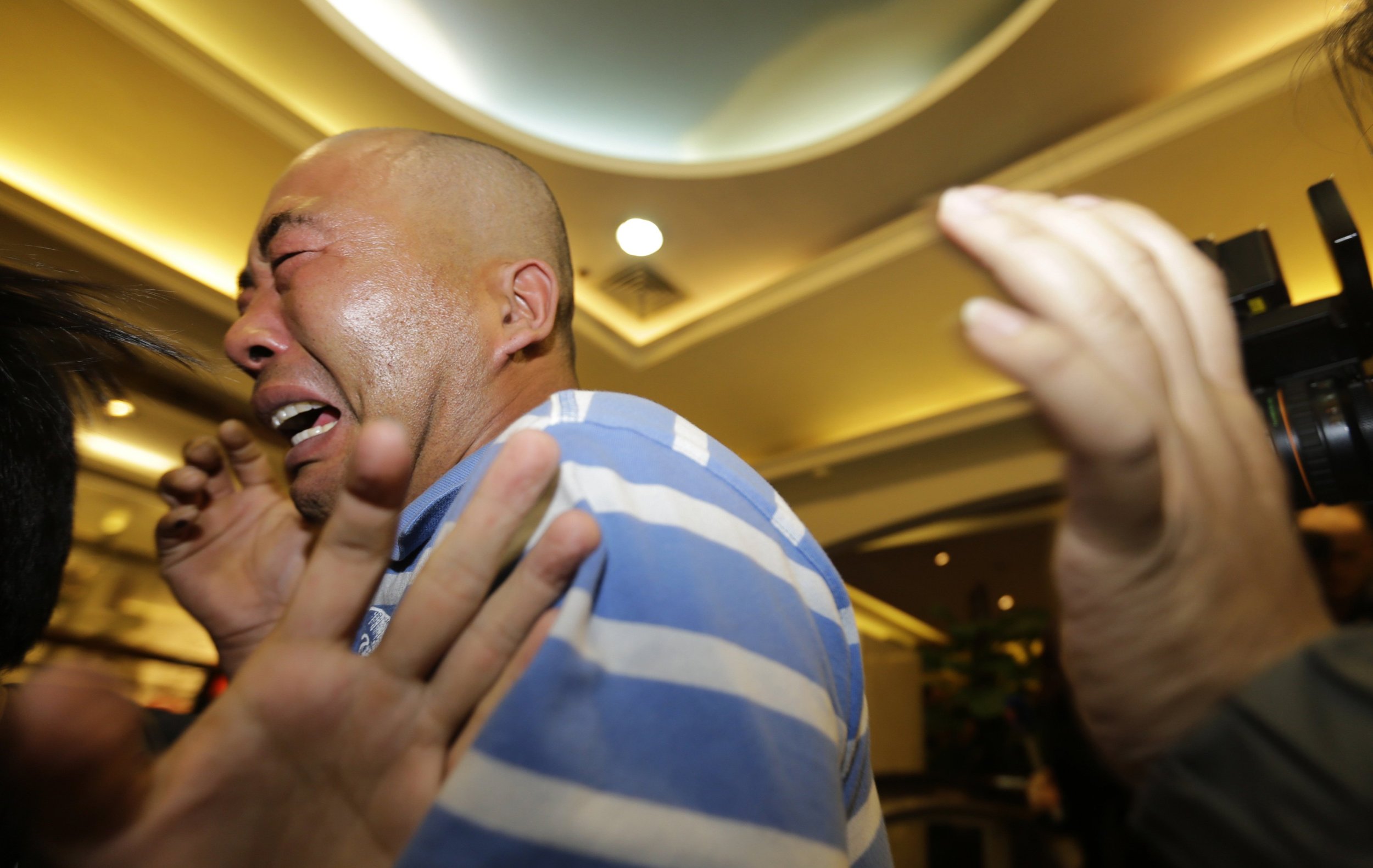 Mh370 relative crying