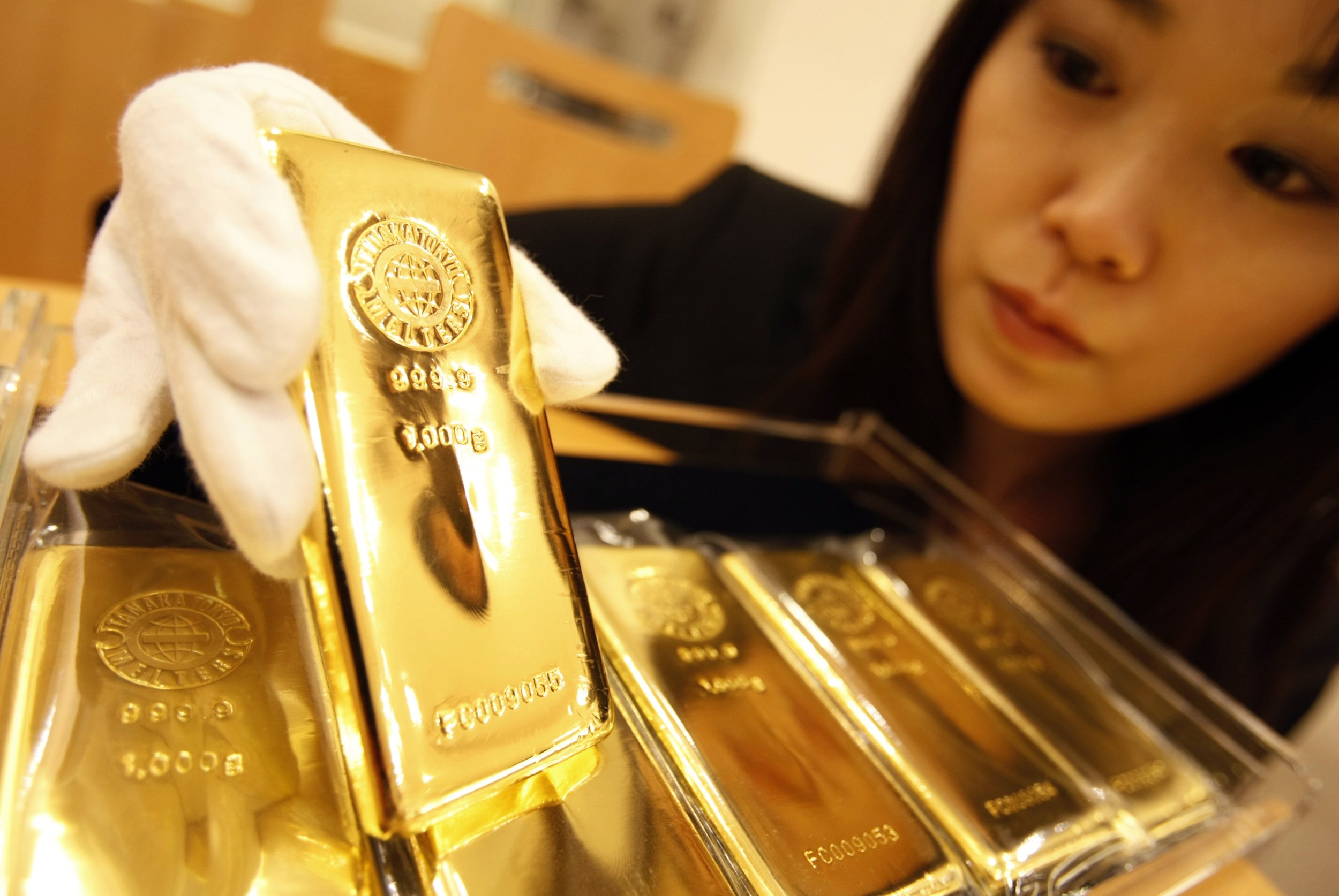 Japan Sales Tax Hike Boosts Popularity Of Gold As Investors Rush To Beat Impleme