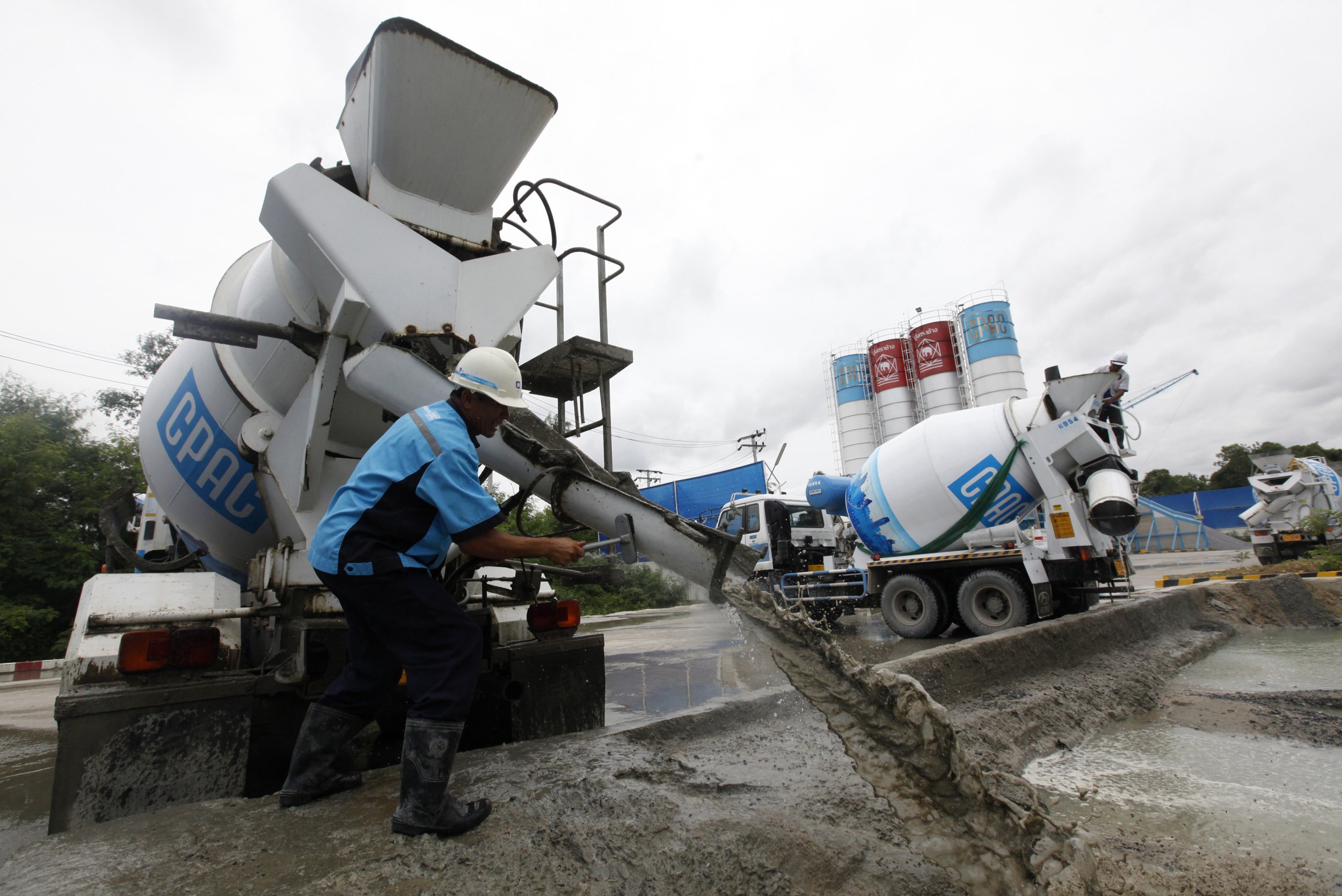 Giant Cement Companies Lafarge, Holcim Aim To Merge, Fuelling Antitrust ...