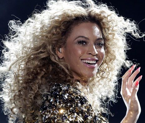 Did Beyoncé Photoshop Her Thigh Gap? New Photo Alarms Fans As Thighs Do ...