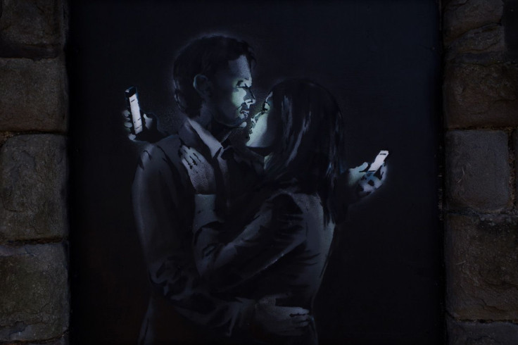 Banksy Mobile Lovers 1