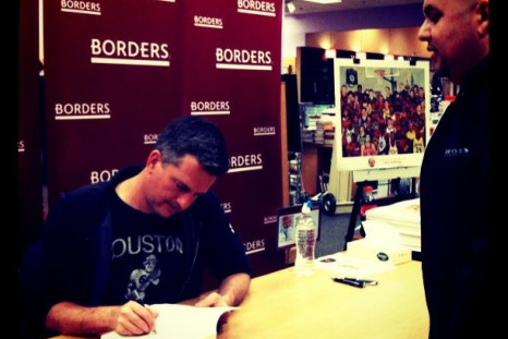 Bill Simmons Signs A Book