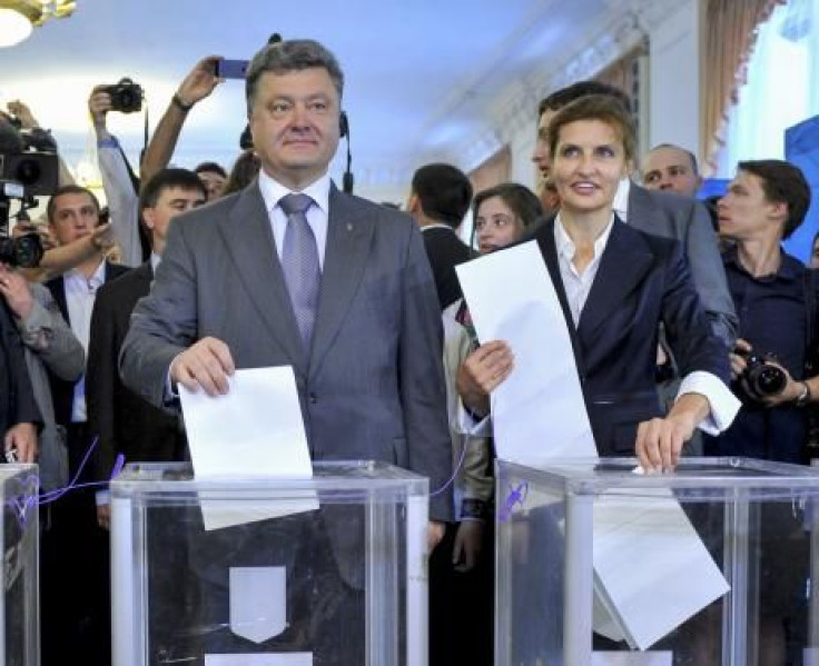 Poroshenko casting ballot, May 25, 2014