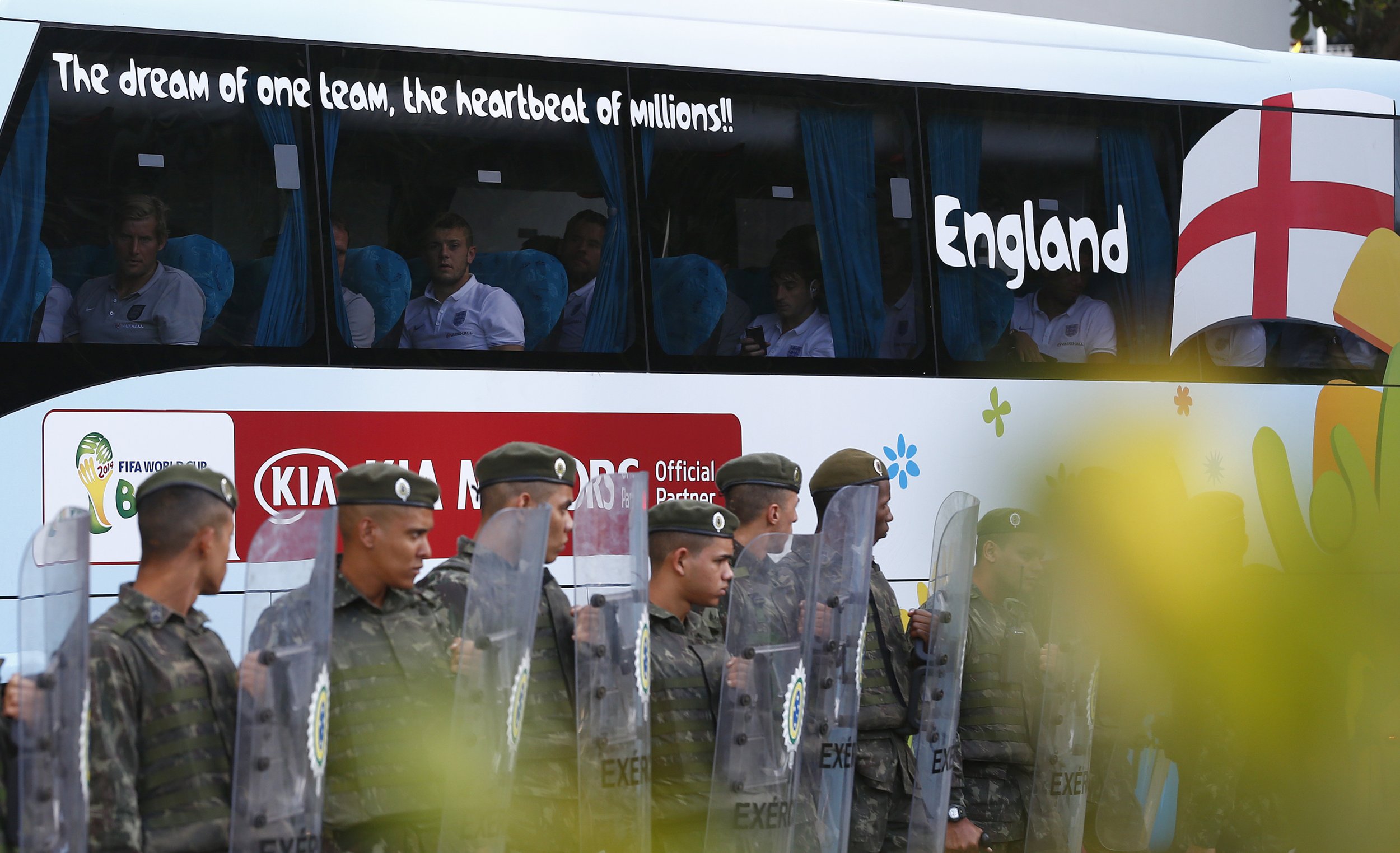 2014 World Cup - England Arrival