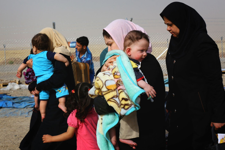 Iraqis Flee ISIL Offensive