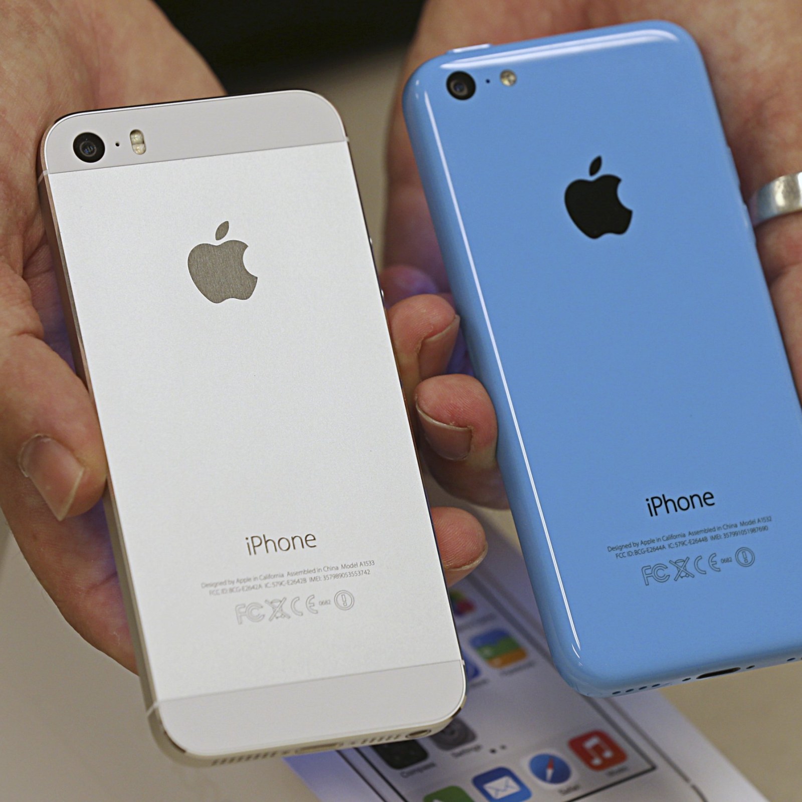 E-LABEL Act May Remove Symbols From The Back Of Your Apple iPhone