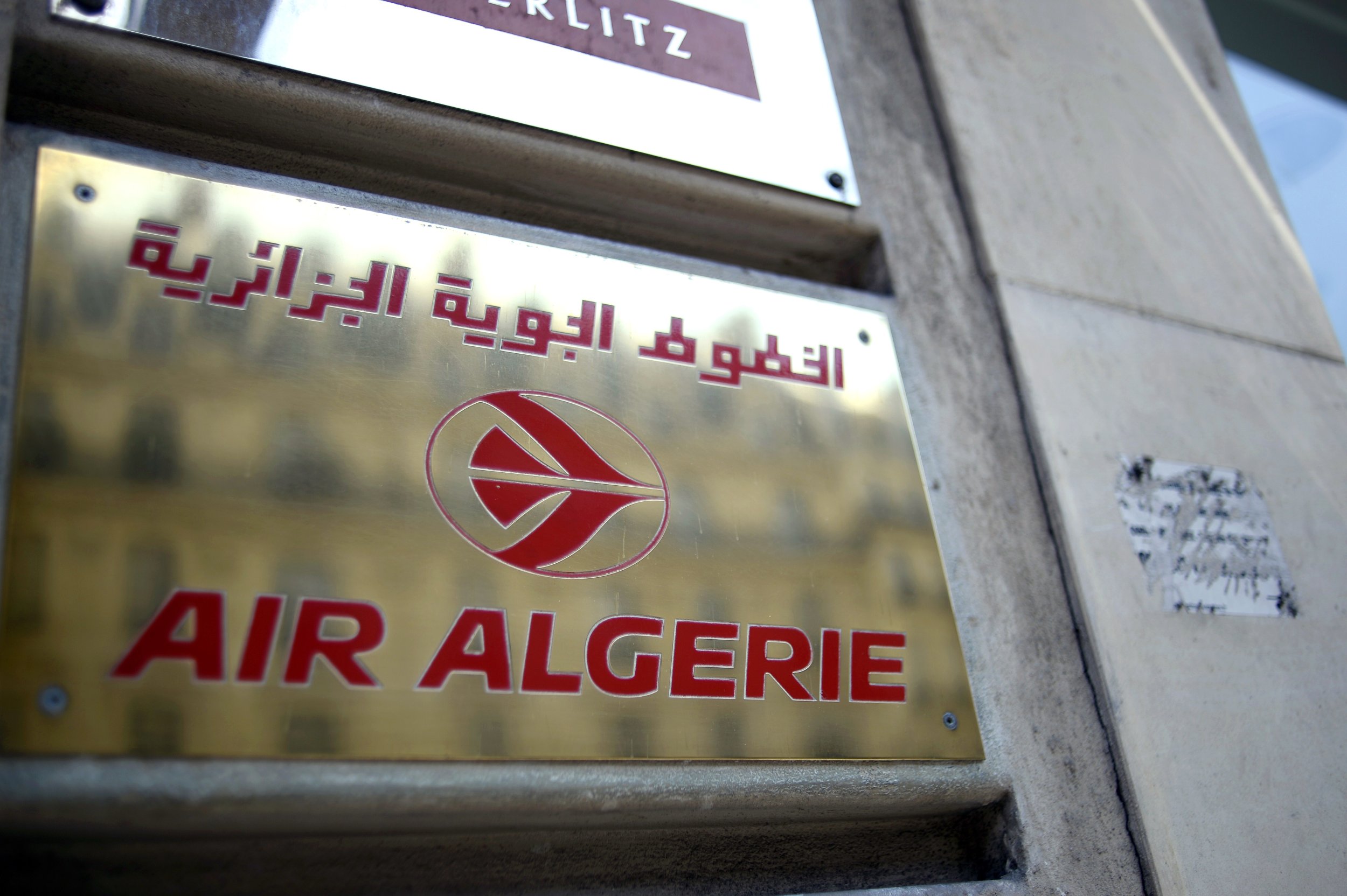 Flight Ah5017 Crash Missing Air Algerie Plane Wreckage Found In Mali Airport Official Says