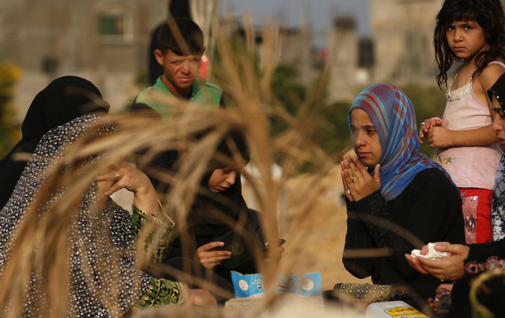 Palestinians grieve