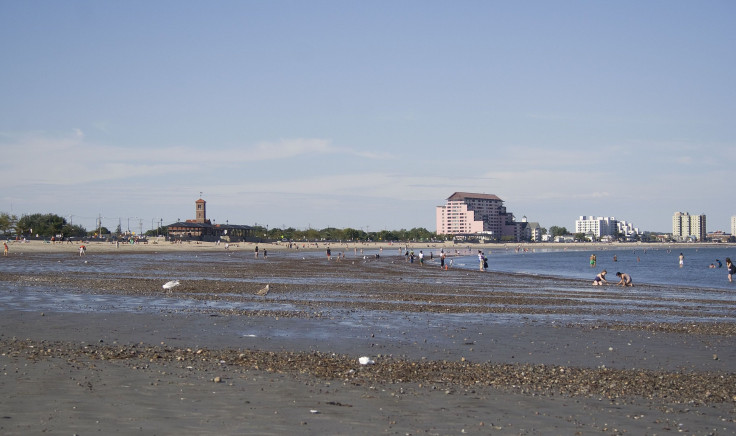 Revere_beach_in_Boston_ahjk