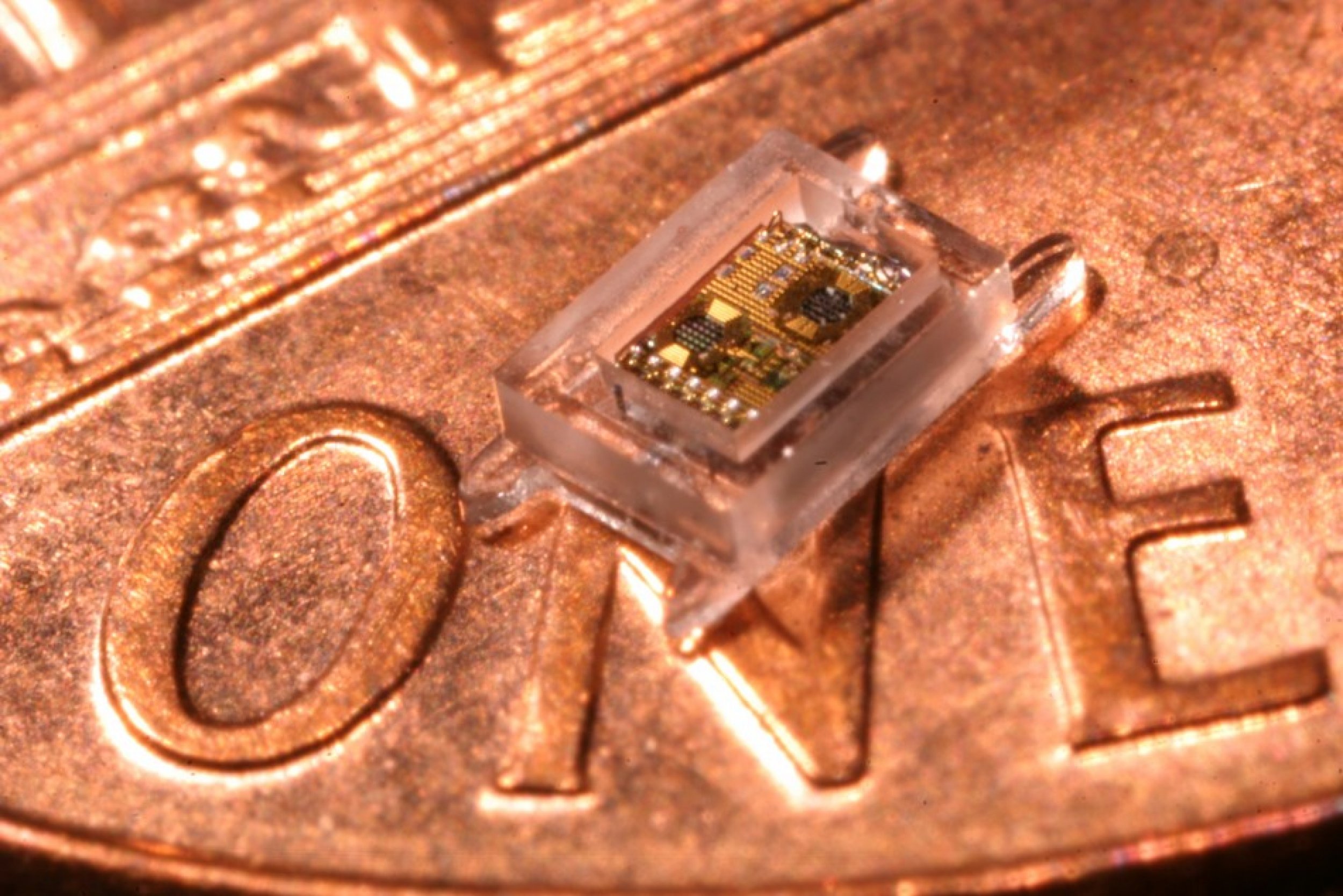 World s Smallest Computer Unveiled By Researchers At University Of 