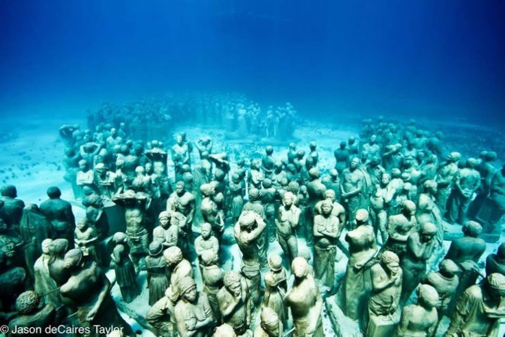 400 human bodies make up coral under Cancun sea
