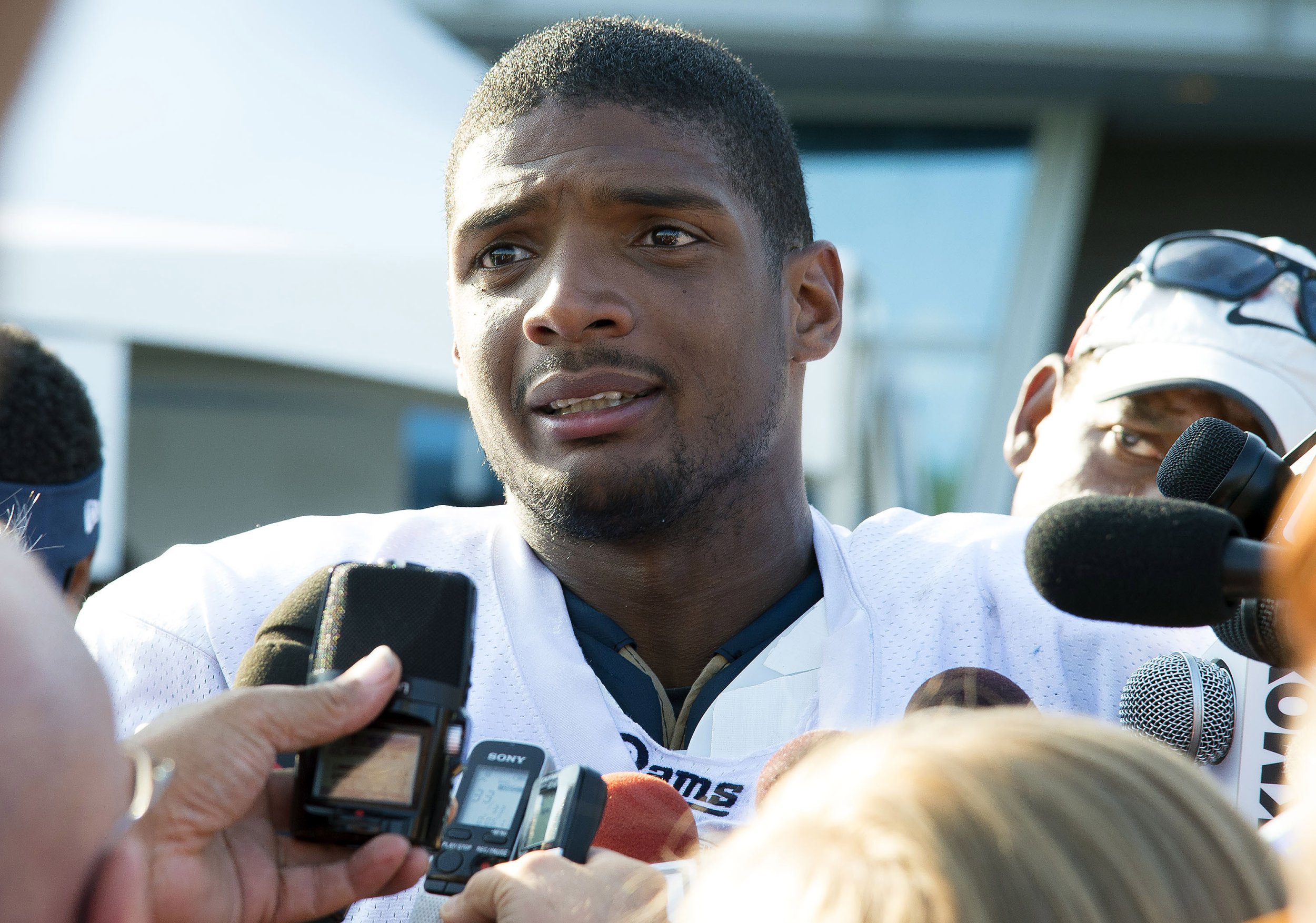 Michael Sam Update Will First Openly Gay Football Player Make The Team Rams De Active In 0189