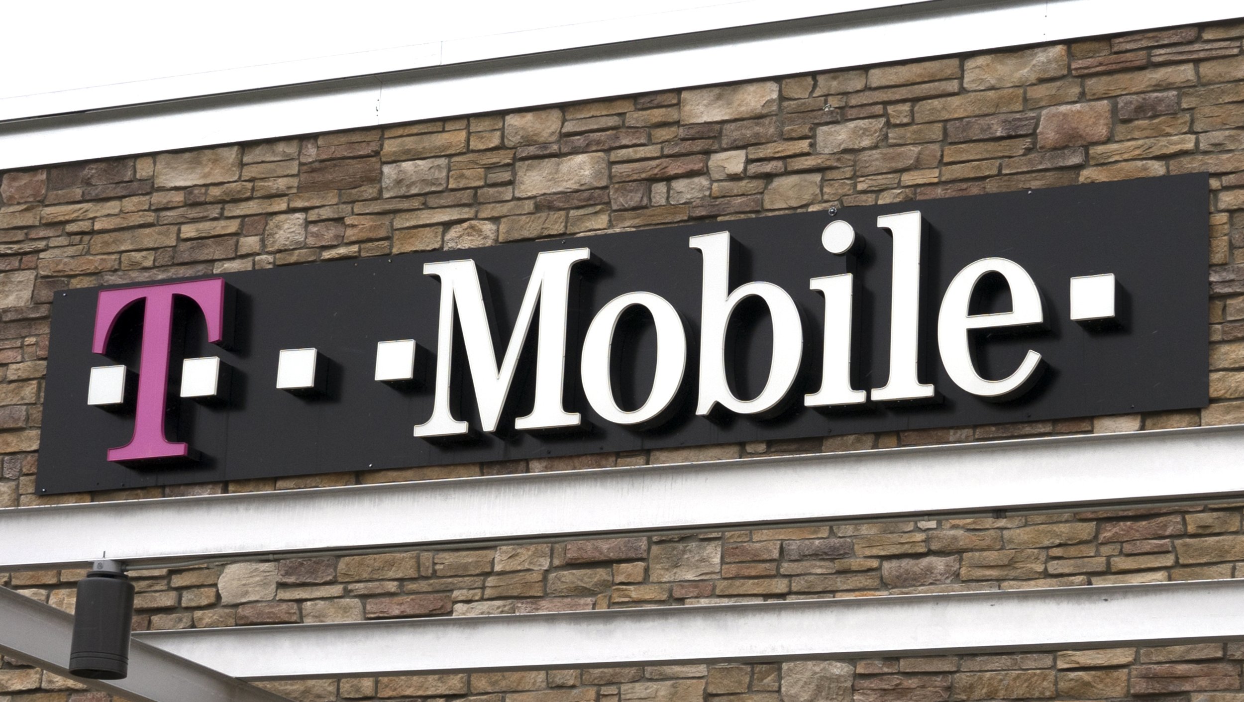 T-Mobile Takes Aim At Data Hogs, Looks To Throttle 'Unlimited' 4G LTE