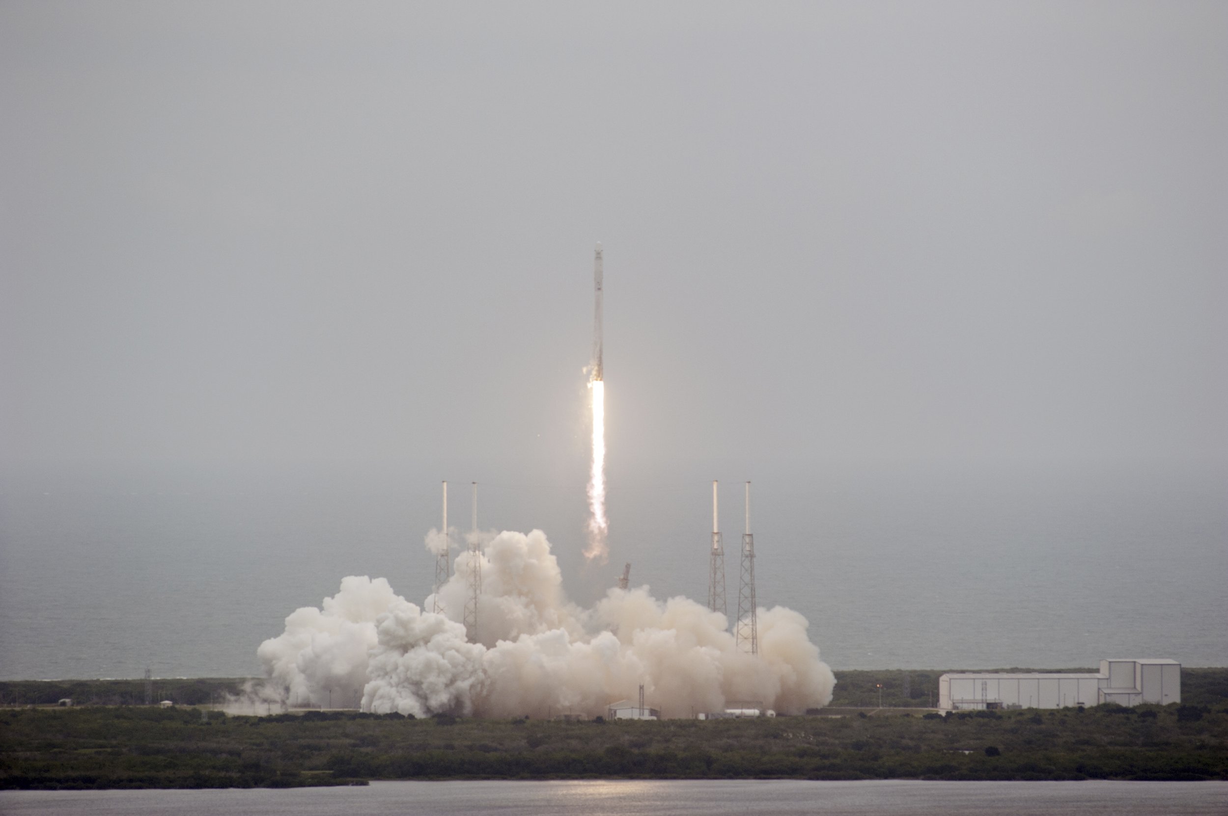 SpaceX Rocket Explodes: F9R Vehicle Experiences 'Anomaly' During Test ...