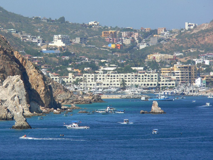 1024px-Cabo_San_Lucas_bay