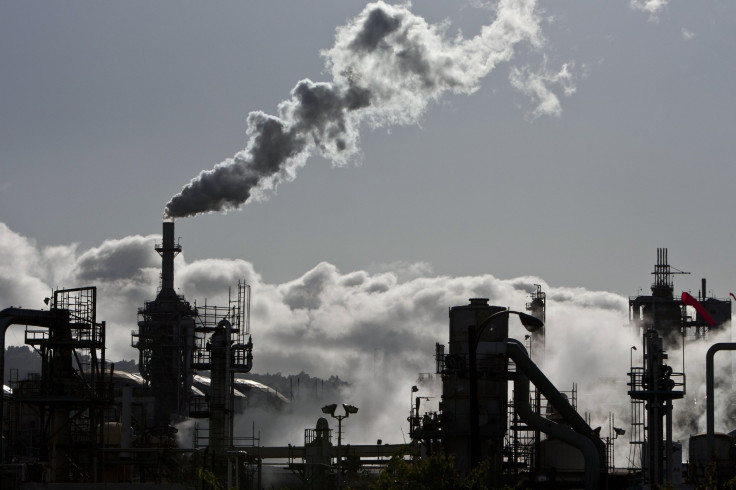 Oil Refinery Greenhouse Gas Emissions