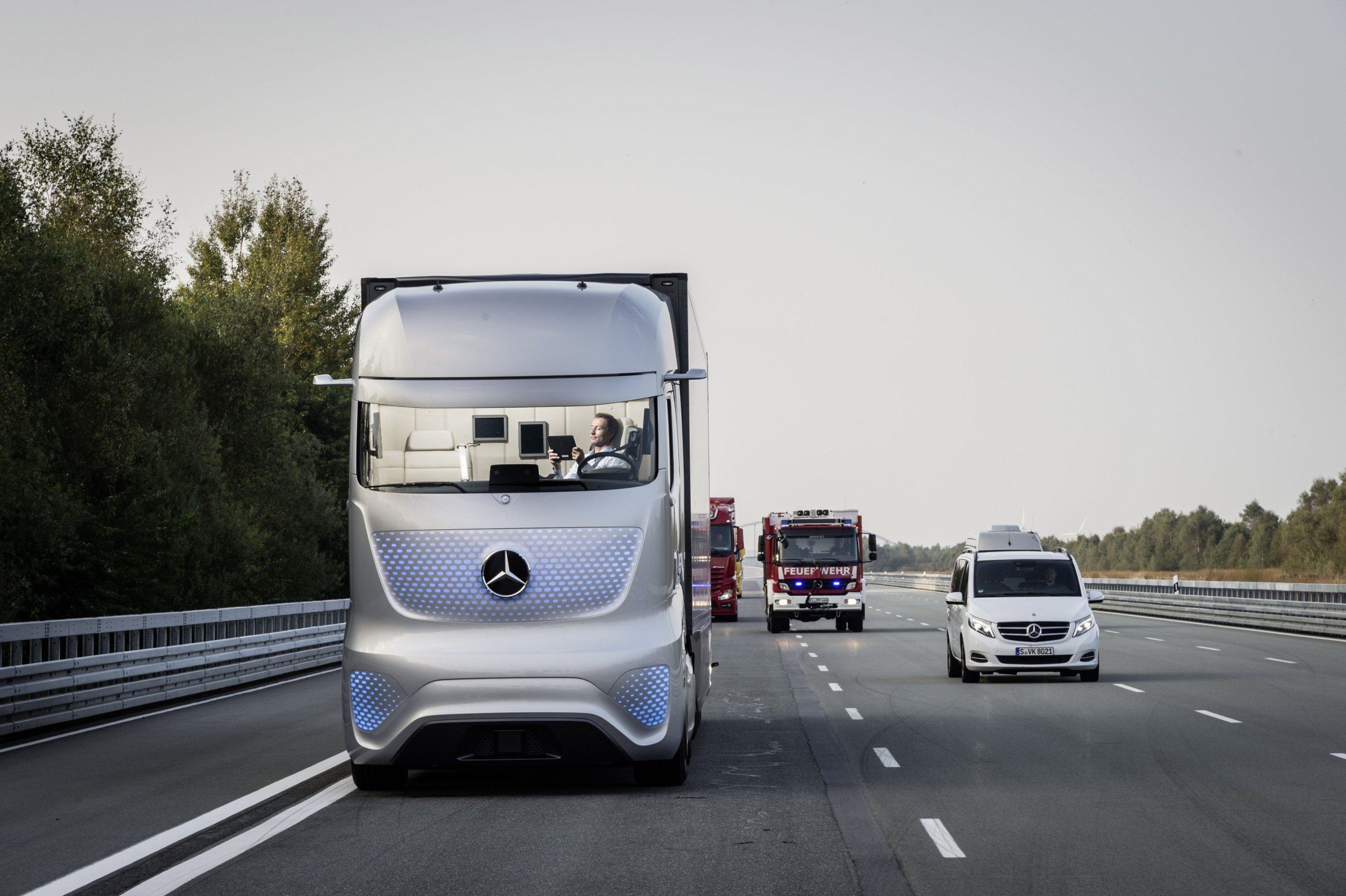 MercedesBenz Future Truck 2025 A Vision Of Safer Trucking Where