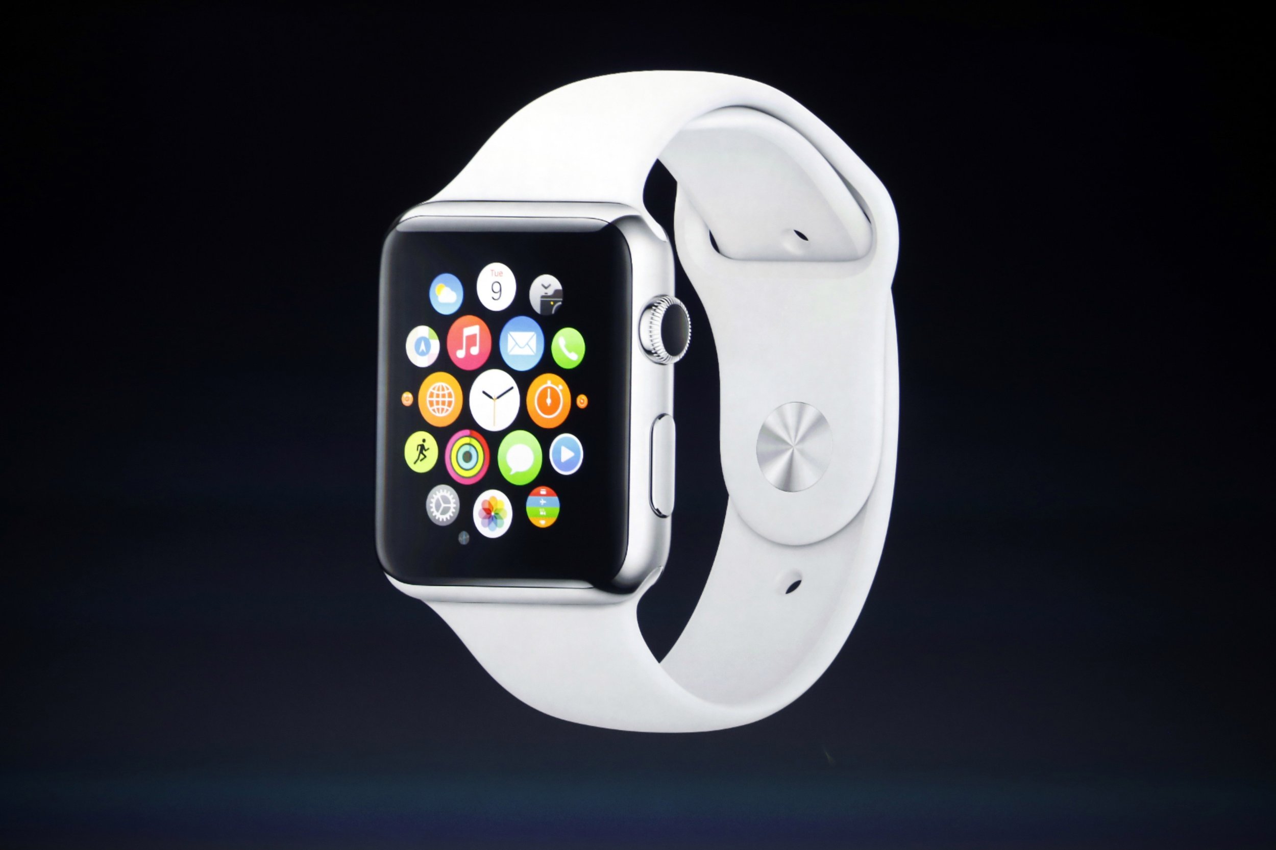 apple-watch-battery-will-need-to-be-charged-every-day-says-ceo-tim