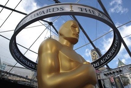 The Academy Awards begin at 830 EST