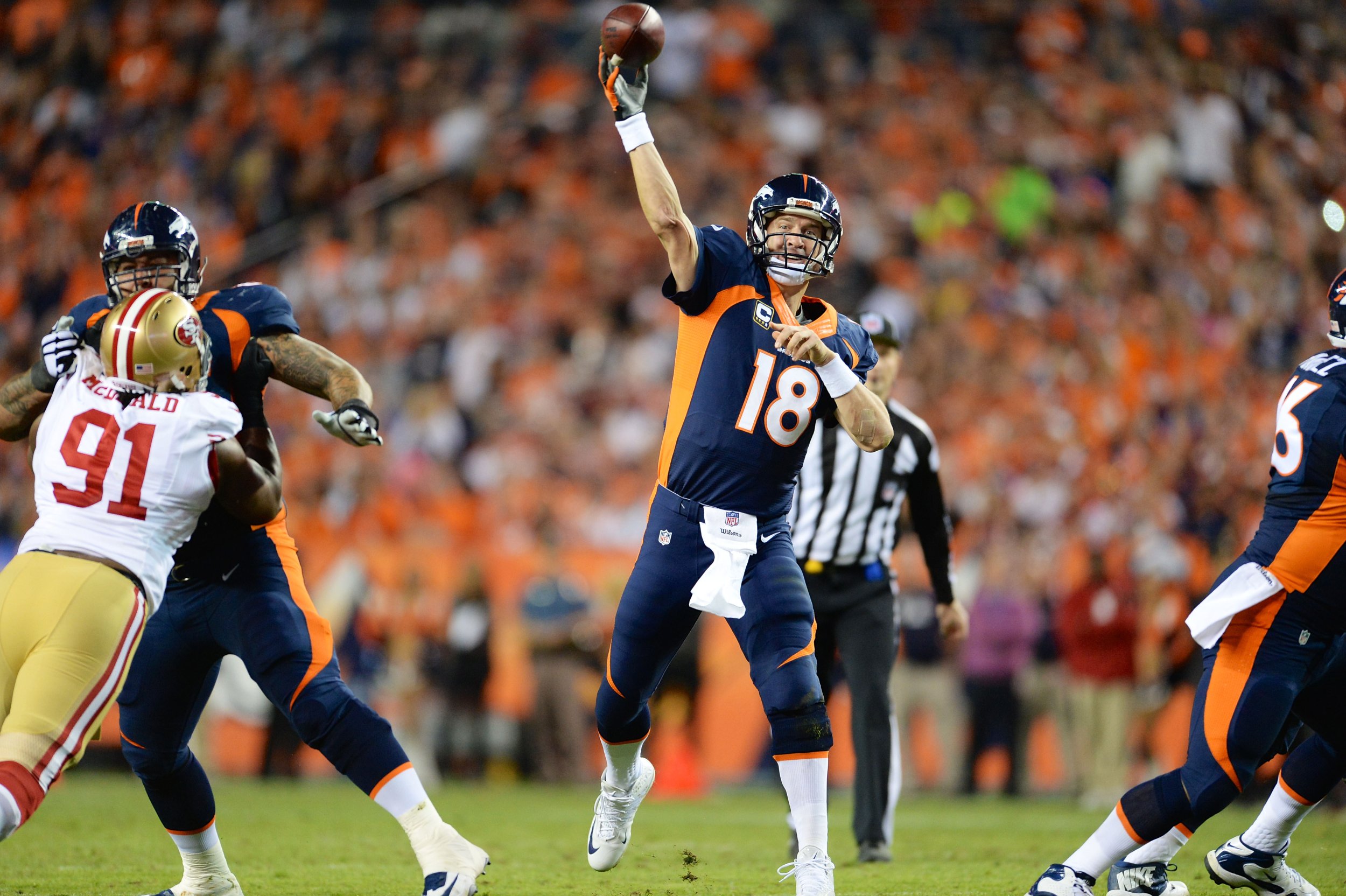 Denver Broncos Qb Peyton Manning Breaks Nfl Touchdown Passing Record Throws 509th Td Ibtimes