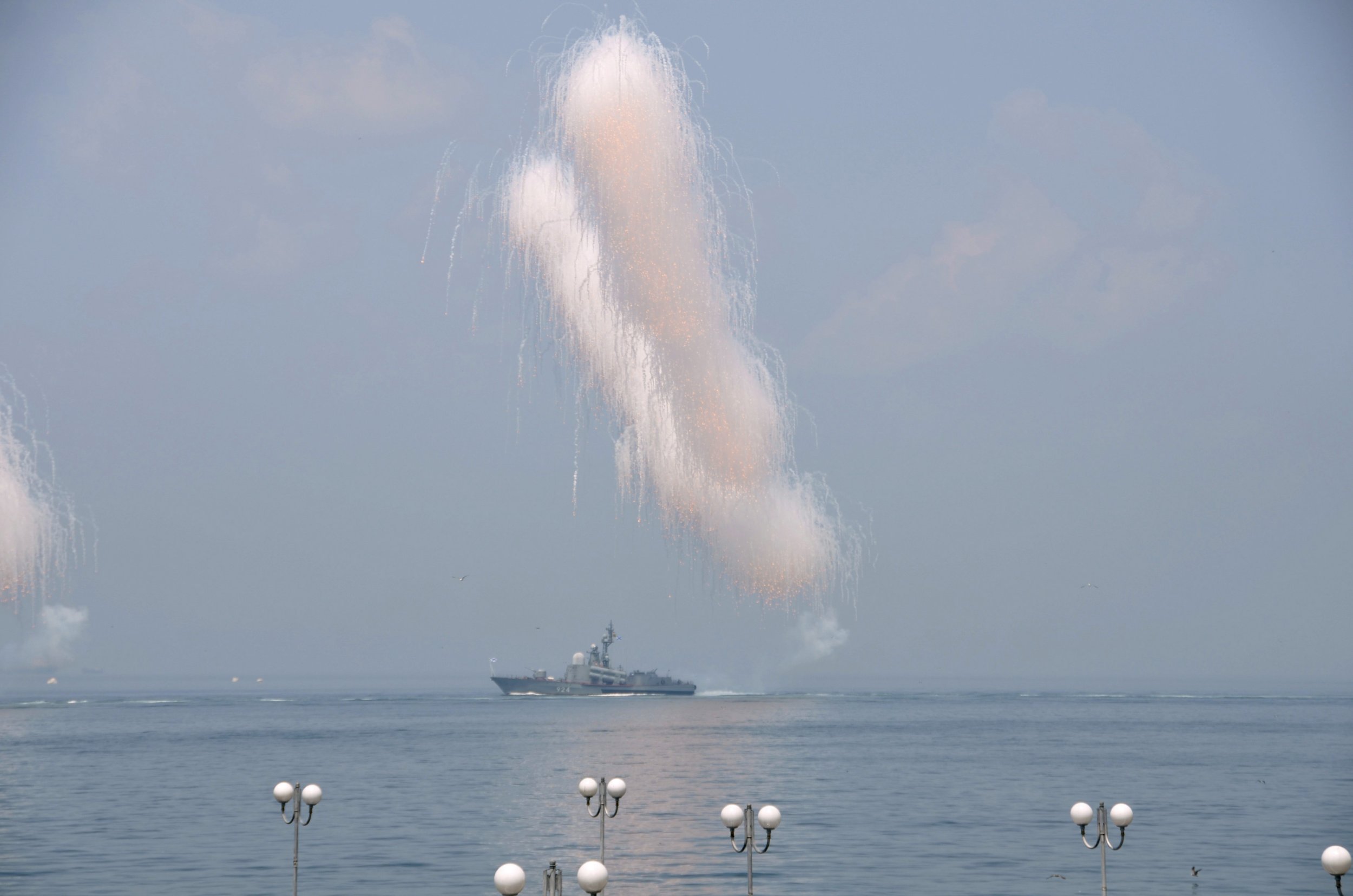 Russia Test-Fires Intercontinental Missile From Nuclear Submarine | IBTimes