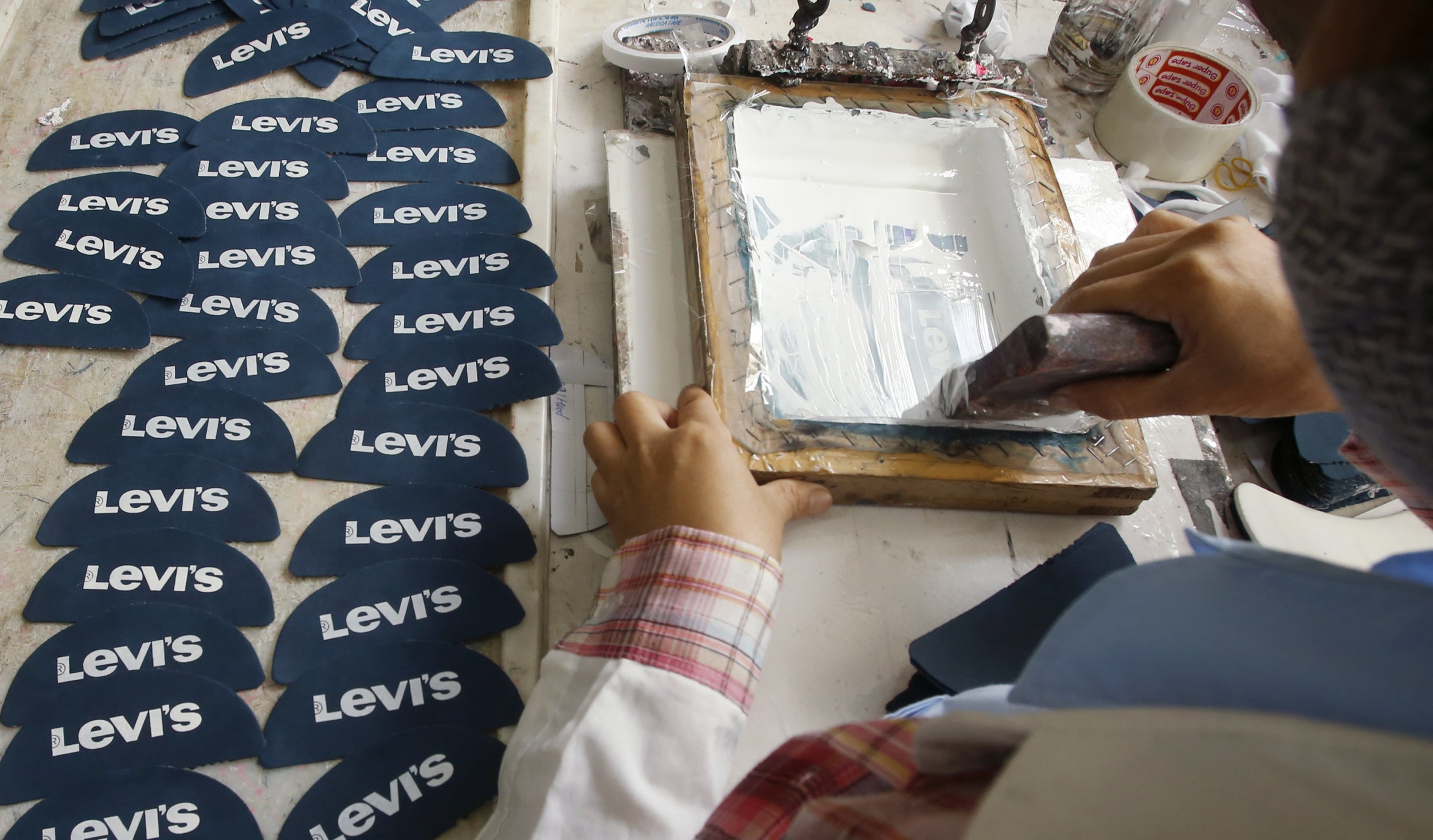 Bored Of The USA?: 'Made In America' Jeans Maker Levi Strauss To Move 500  Jobs Offshore