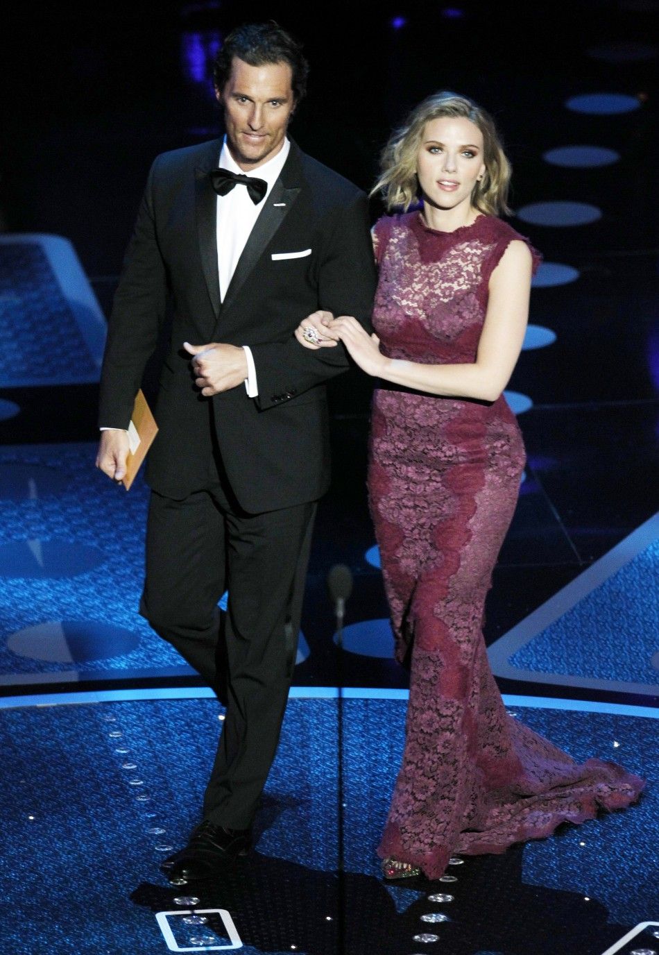 Matthew McConaughey and Scarlett Johansson 
