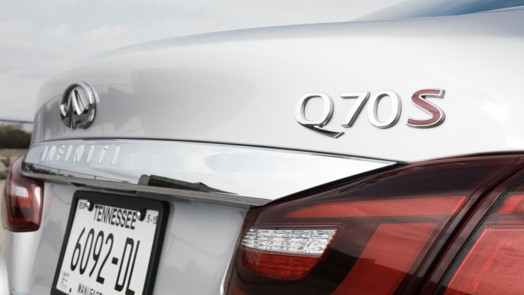 Infiniti Q70 badge