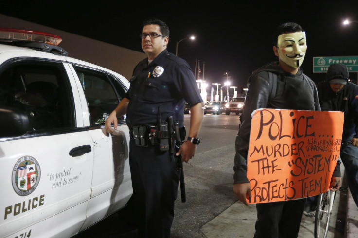 Ferguson police_protesters