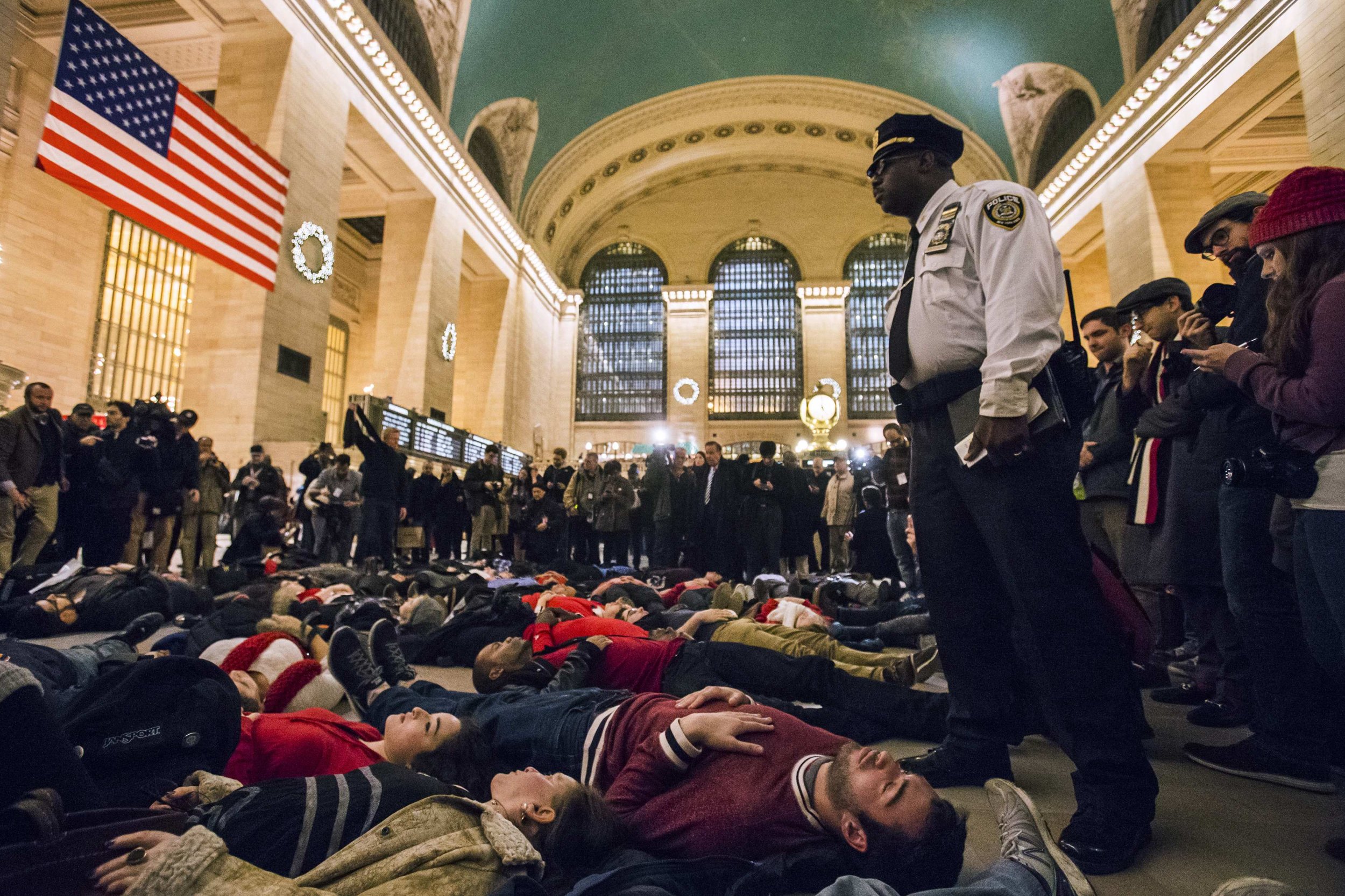 Eric Garner Grand Central Protest New York Demonstrators Stage 'Die In'