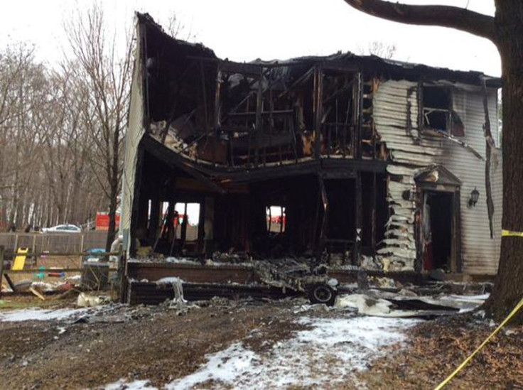 plane crashes into house