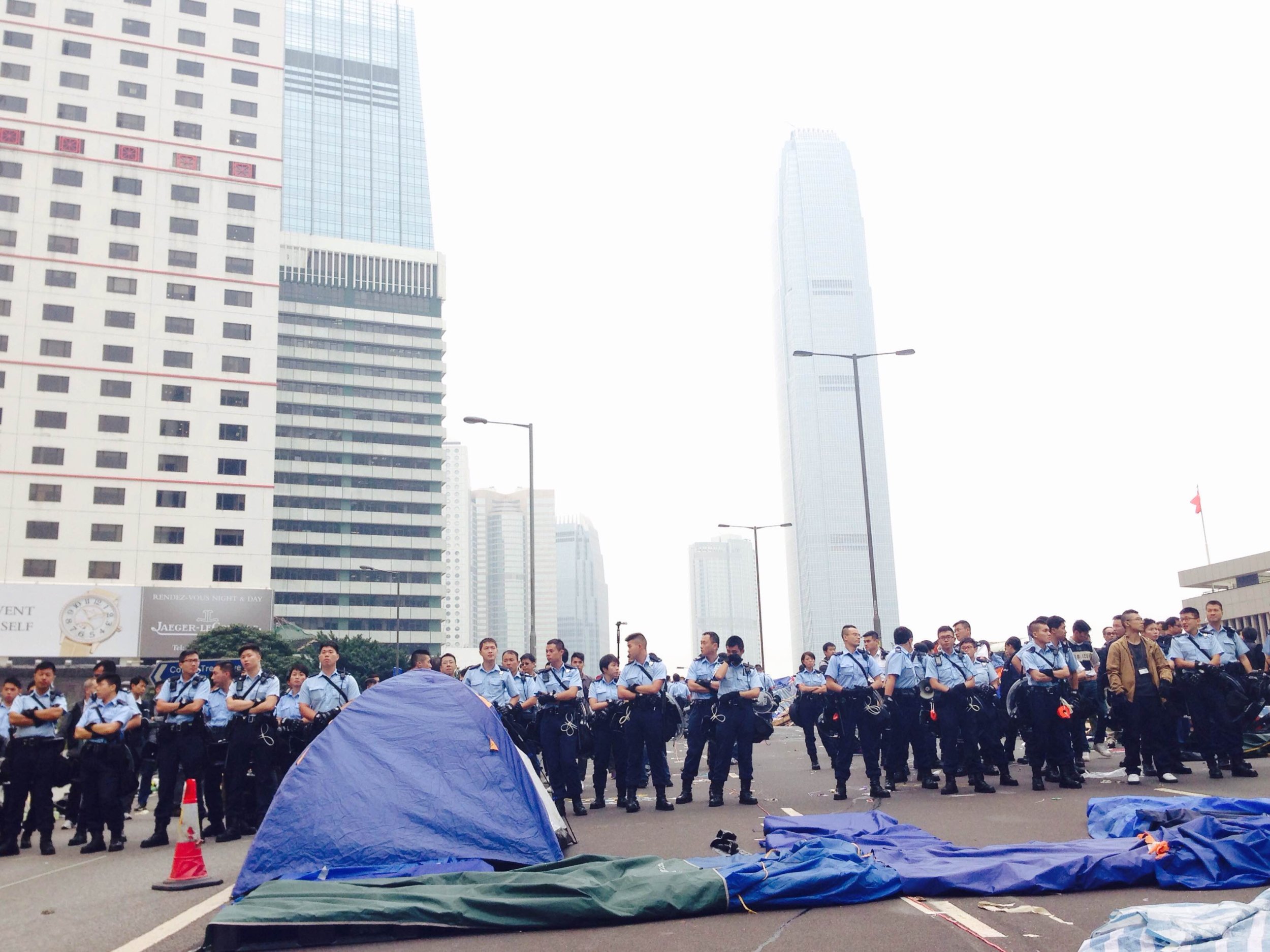 Hong Kong Protests Police Begin Clearing Main Occupy Central Protest Site Ibtimes 1210